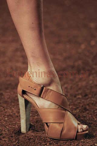 Zapatos dia moda verano 2012 DETALLES Hermes